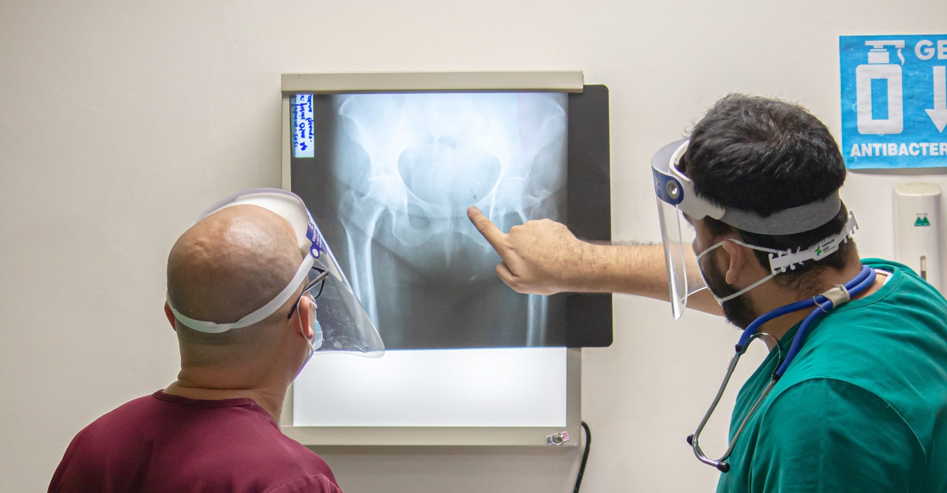 Боль в тазобедренном суставе лечение в Германии