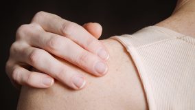 Адгезивный капсулит лечение в Германии (замороженное плечо)